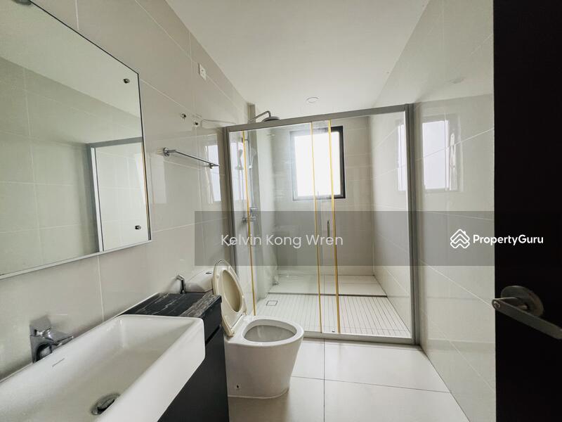 Condominium for Sale at Kings Bay @ Country Garden Danga Bay - Kelvin Kong Wren - Bathroom - PropertyGuru.com.my