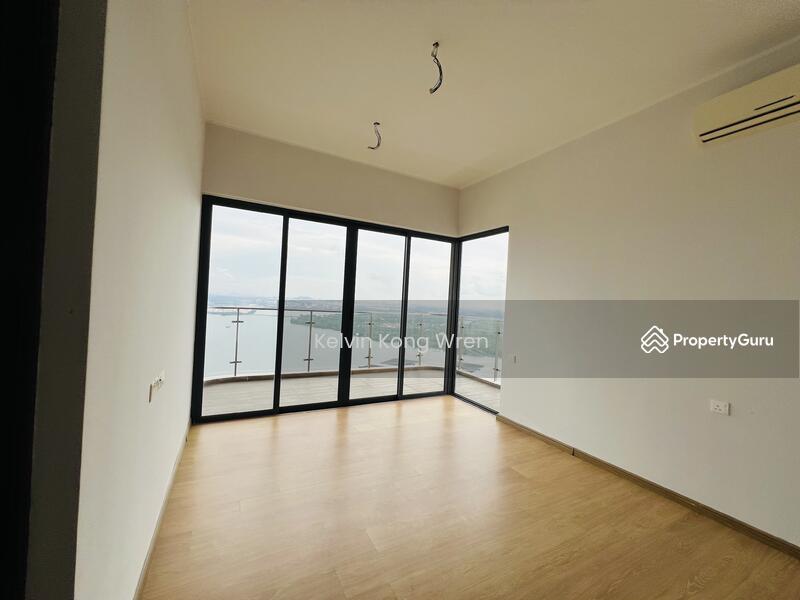 Condominium for Sale at Kings Bay @ Country Garden Danga Bay - Kelvin Kong Wren - Master Bedroom - PropertyGuru.com.my
