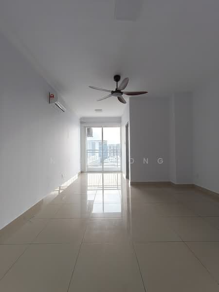 Servis Apartment untuk Dijual di Pacific Place - Noel Kong - 1st Master Bedroom - PropertyGuru.com.my