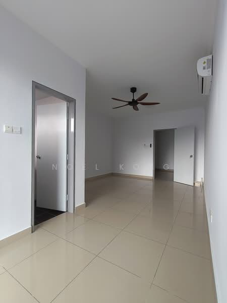 Servis Apartment untuk Dijual di Pacific Place - Noel Kong - 1st Master Bedroom - PropertyGuru.com.my