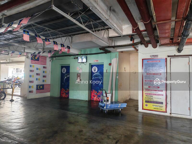 2 serving lifts