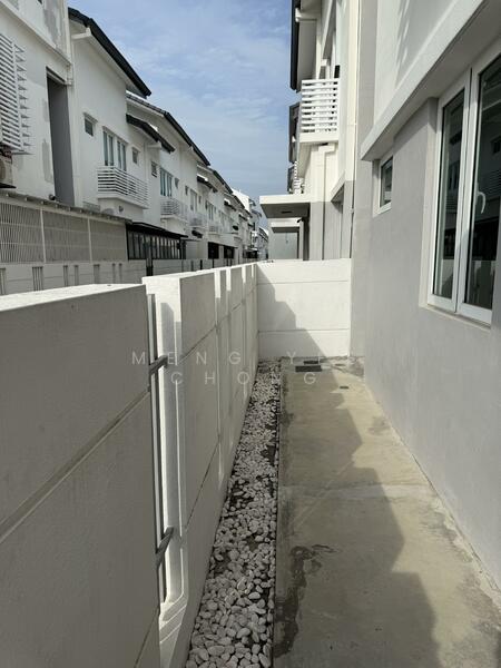 3-storey Terraced House for Sale in Cyberjaya (Selangor) - Mindy Chong - Exterior - PropertyGuru.com.my