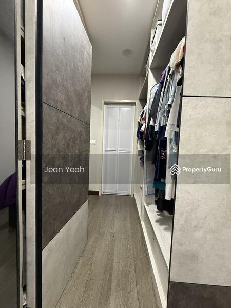 Service Residence for Sale at Savanna Executive Suite @ Southville City - Jean Yeoh - Walk in wardrobe - PropertyGuru.com.my