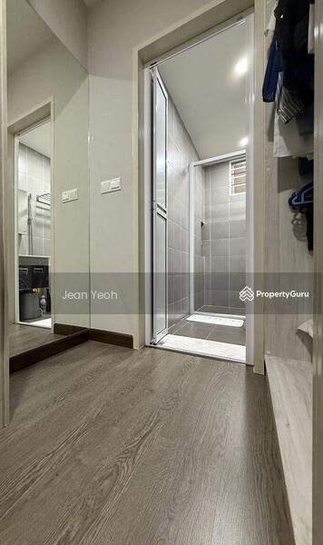 Service Residence for Sale at Savanna Executive Suite @ Southville City - Jean Yeoh - Walk in wardrobe - PropertyGuru.com.my