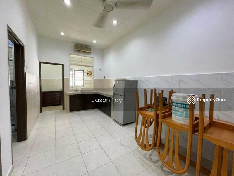Kitchen & Dining Hall