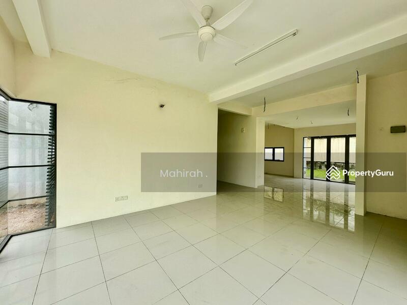 Rumah Banglo untuk Dijual di Bandar Seri Putra (Bangi) - Mahirah . - Living Room - PropertyGuru.com.my
