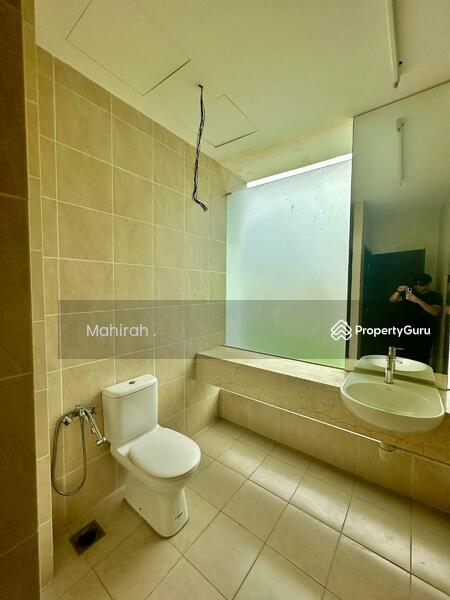 Rumah Banglo untuk Dijual di Bandar Seri Putra (Bangi) - Mahirah . - Bathroom - PropertyGuru.com.my