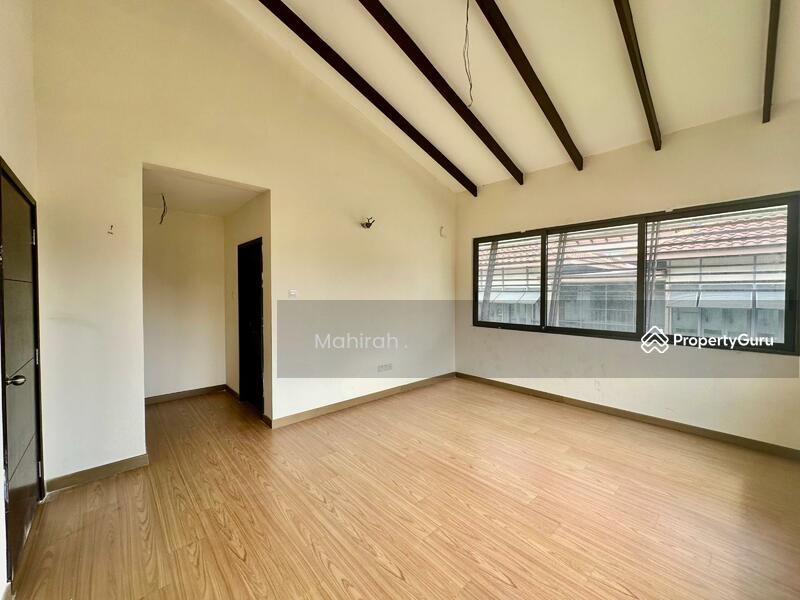 Rumah Banglo untuk Dijual di Bandar Seri Putra (Bangi) - Mahirah . - Living Room - PropertyGuru.com.my