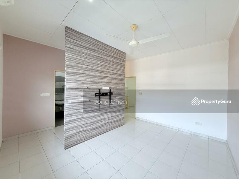 Rumah Teres 2 Tingkat untuk Dijual di Gelang Patah (Johor) - Jong Chen - Living Room - PropertyGuru.com.my