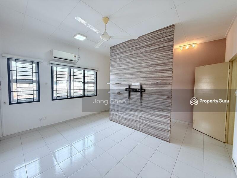 Rumah Teres 2 Tingkat untuk Dijual di Gelang Patah (Johor) - Jong Chen - Living Room - PropertyGuru.com.my
