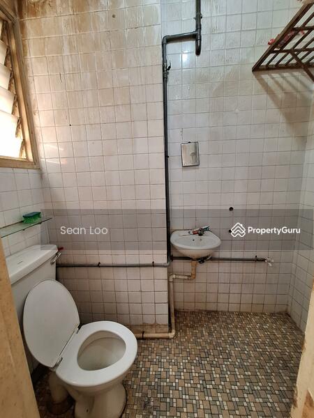 Bangunan Choo Cheng Khay untuk Untuk Dijual - RM 580,000, Mac 2026 - Bathroom - PropertyGuru.com.my