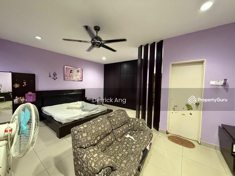 Rumah Teres 2-Tingkat untuk Dijual di Taman Sri Putra Mas (Sungai Buloh) - Derrick Ang - Master Bedroom - PropertyGuru.com.my