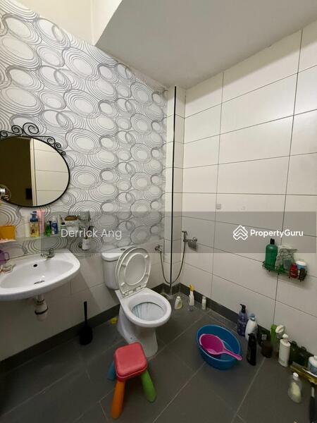 Rumah Teres 2-Tingkat untuk Dijual di Taman Sri Putra Mas (Sungai Buloh) - Derrick Ang - Bathroom - PropertyGuru.com.my