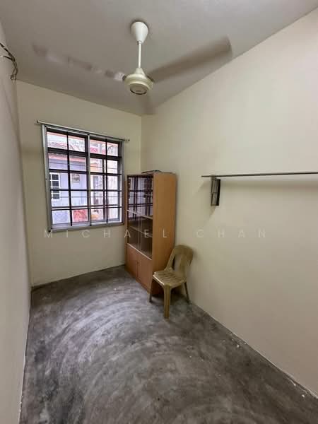 Rumah Teres 2 Tingkat untuk Dijual di Saujana Puchong (Puchong) - Michael Chan - ground floor Bedroom - PropertyGuru.com.my