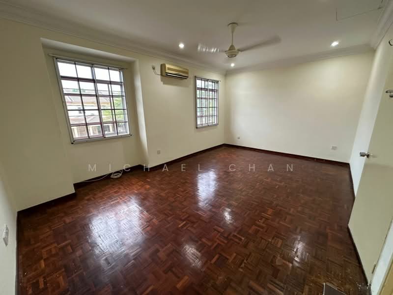 Rumah Teres 2 Tingkat untuk Dijual di Saujana Puchong (Puchong) - Michael Chan - Master Bedroom - PropertyGuru.com.my