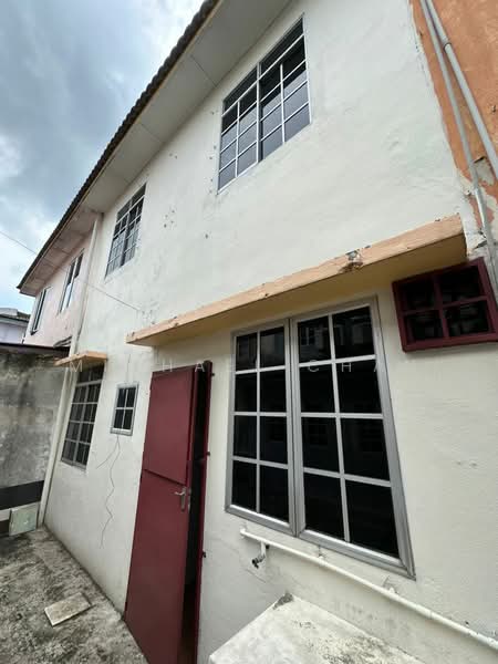 Rumah Teres 2 Tingkat untuk Dijual di Saujana Puchong (Puchong) - Michael Chan - back yard - PropertyGuru.com.my