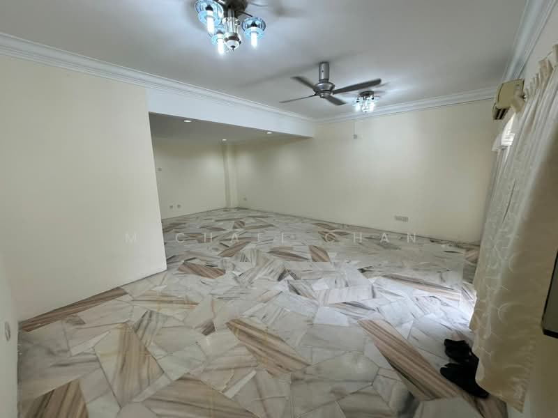 Rumah Teres 2 Tingkat untuk Dijual di Saujana Puchong (Puchong) - Michael Chan - Living Room - PropertyGuru.com.my