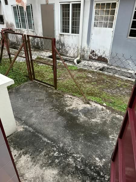 Rumah Teres 2 Tingkat untuk Dijual di Saujana Puchong (Puchong) - Michael Chan - back yard - PropertyGuru.com.my
