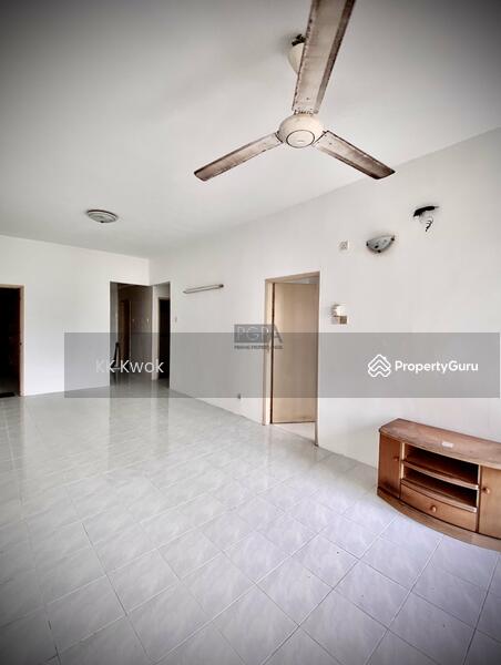 Kondominium untuk Dijual di Eden Seaview Condominium - KK Kwok - Living Room - PropertyGuru.com.my