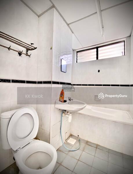 Kondominium untuk Dijual di Eden Seaview Condominium - KK Kwok - Bathroom - PropertyGuru.com.my