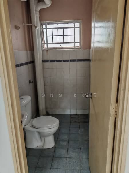 Apartment for Sale at Kenanga Apartments - Ong KK - Bathroom - PropertyGuru.com.my