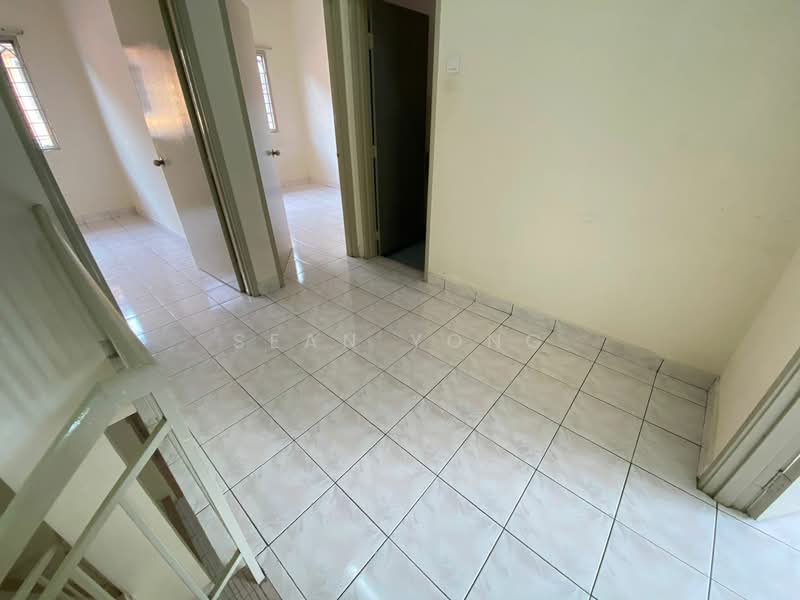 Rumah Teres 2 Tingkat untuk Dijual di Sungai Buloh (Selangor) - Sean Yong - Hallway - PropertyGuru.com.my
