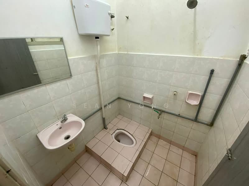 Rumah Teres 2 Tingkat untuk Dijual di Sungai Buloh (Selangor) - Sean Yong - Bathroom - PropertyGuru.com.my