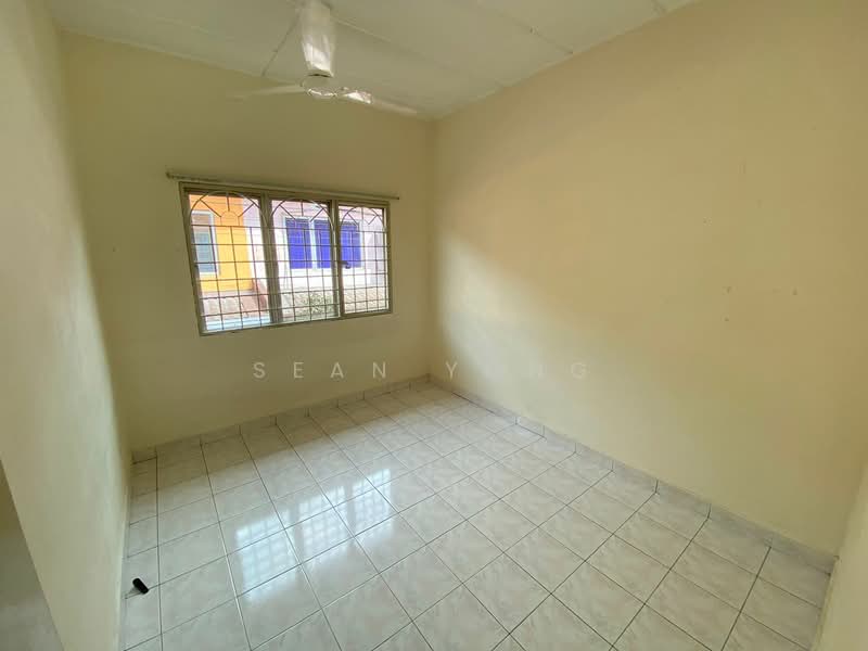 Rumah Teres 2 Tingkat untuk Dijual di Sungai Buloh (Selangor) - Sean Yong - Bedroom - PropertyGuru.com.my