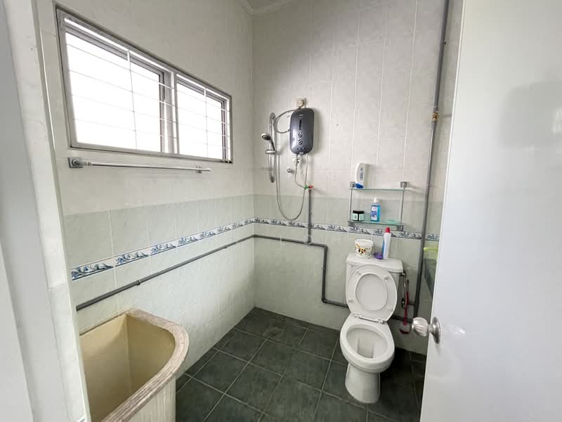 Rumah Teres 2 Tingkat untuk Dijual di Selayang (Selangor) - MY Loh - Bathroom - PropertyGuru.com.my