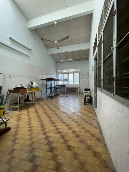 1-storey Terraced House for Sale in Taman Bukit Blossom (Seremban) - Pang Wai Leong - Dining Area & Kitchen - PropertyGuru.com.my