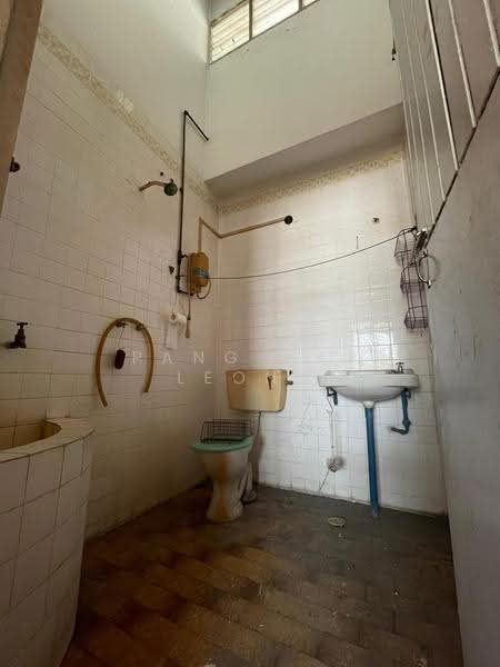 1-storey Terraced House for Sale in Taman Bukit Blossom (Seremban) - Pang Wai Leong - Bathroom - PropertyGuru.com.my