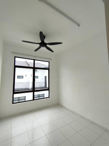 Best Buy 3Rooms 20x65 Graham Eco grandeur Puncak Alam untuk Untuk Dijual - RM 495,000, Mac 2026 - Bedroom - PropertyGuru.com.my