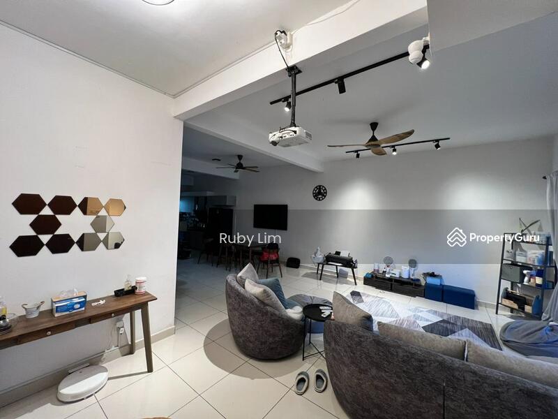 BK4 (Bandar Kinrara 4) untuk Untuk Dijual - RM 780,000, Mac 2026 - Living Room - PropertyGuru.com.my