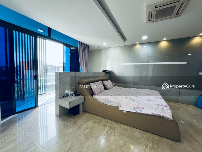 Rumah Teres 3 Tingkat untuk Dijual di Taman Tasik Damai (Sungai Besi) - Mun Mun - Master Bedroom - PropertyGuru.com.my