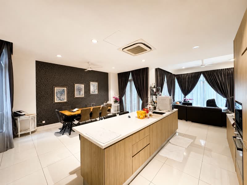 Bungalow for Sale in Serdang (Seri Kembangan) - CK Yee - Dining Room - PropertyGuru.com.my