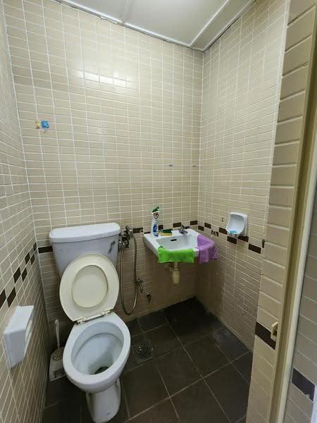 Pangsapuri untuk Dijual di GITA BAYU VILLA - Teresa Law - Bathroom - PropertyGuru.com.my