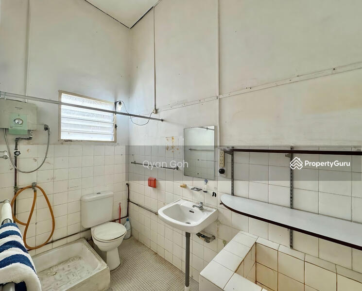 Terraced House for Sale in Gelugor (Penang) - Qyan Goh - Bathroom - PropertyGuru.com.my