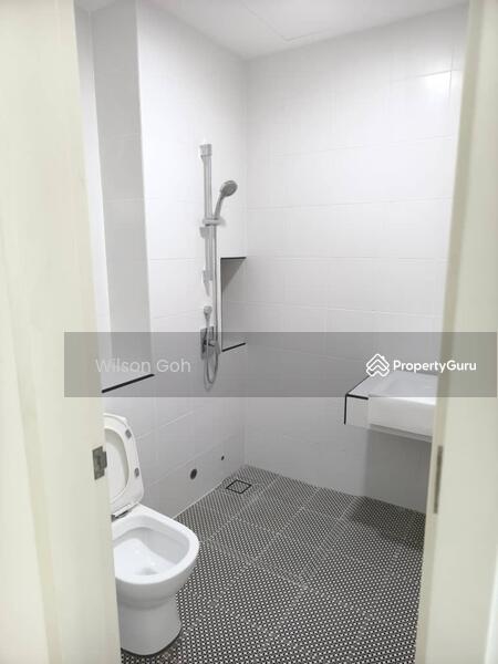 Rumah Berkembar untuk Dijual di Bandar Cassia (Batu Kawan) - Wilson Goh - Bathroom - PropertyGuru.com.my