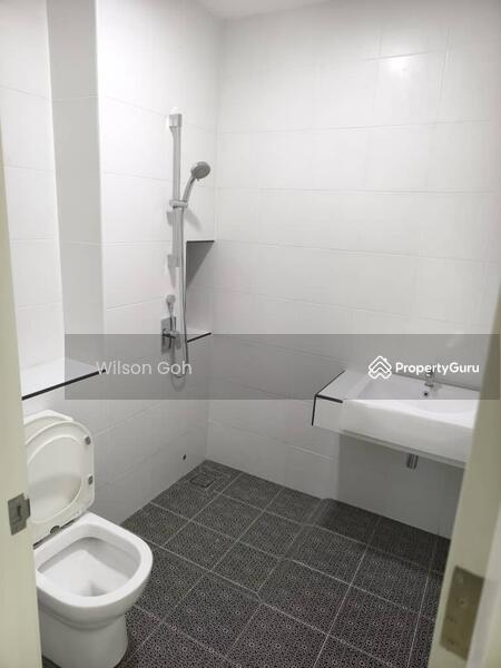 Rumah Berkembar untuk Dijual di Bandar Cassia (Batu Kawan) - Wilson Goh - Bathroom - PropertyGuru.com.my