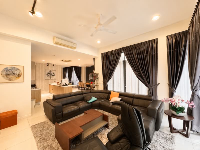 Rumah Teres 3 Tingkat untuk Dijual di Petaling Jaya (Selangor) - CK Yee - Living Room - PropertyGuru.com.my
