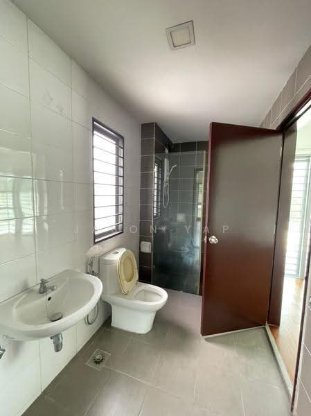 Semi-Detached House for Sale in Sutera Damansara (Damansara Damai) - Jason Yap - Bathroom - PropertyGuru.com.my