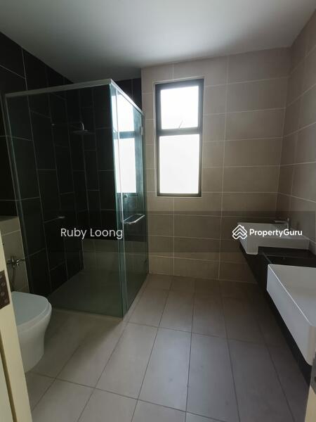 Bungalow for Sale in Shah Alam (Selangor) - Ruby Loong - Master Bathroom - PropertyGuru.com.my