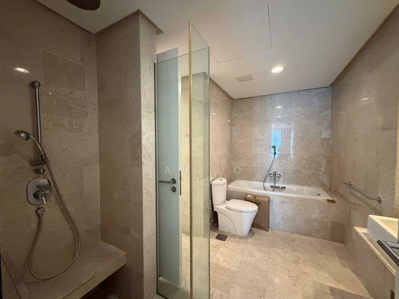 Hampshire Place untuk Untuk Disewa - RM 4,000 /bulan, Feb 2026 - Bathroom - PropertyGuru.com.my