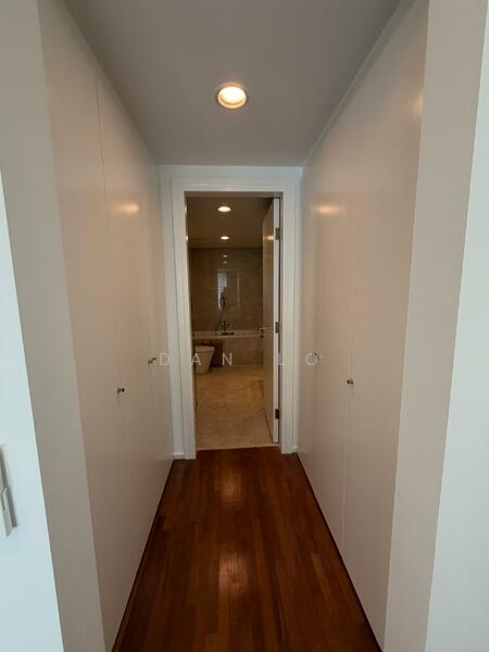 Hampshire Place untuk Untuk Disewa - RM 4,000 /bulan, Feb 2026 - Corridor - PropertyGuru.com.my