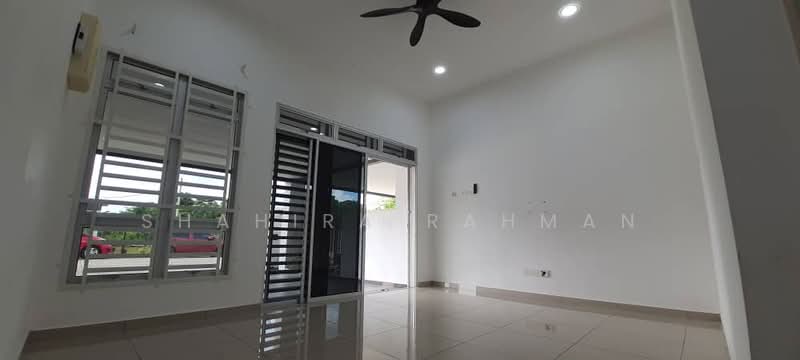 KOTASAS (SUMMER EAST) KUANTAN PAHANG untuk Untuk Dijual - RM 400,000, Mac 2026 - Living Room - PropertyGuru.com.my