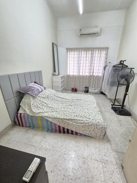 Semi-Detached House for Sale in Taman Lucky (Bangsar) - Debbie Lam - Bedroom - PropertyGuru.com.my