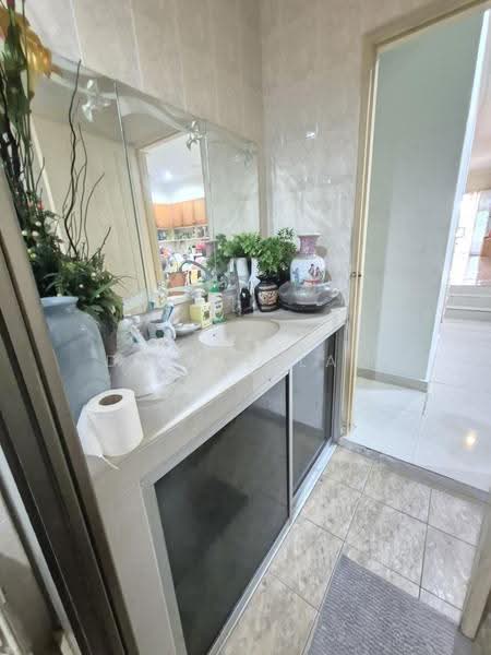 Semi-Detached House for Sale in Taman Lucky (Bangsar) - Debbie Lam - Bathroom - PropertyGuru.com.my