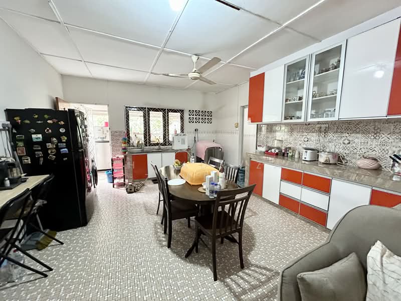 Bungalow for Sale in SS1 (Petaling Jaya) - Mohd Adryzam - Kitchen - PropertyGuru.com.my
