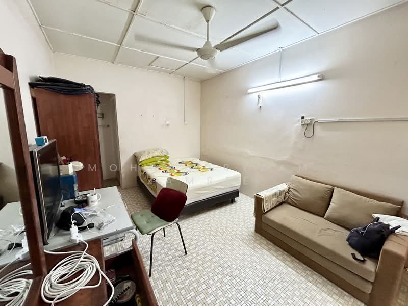 Bungalow for Sale in SS1 (Petaling Jaya) - Mohd Adryzam - Bedroom - PropertyGuru.com.my