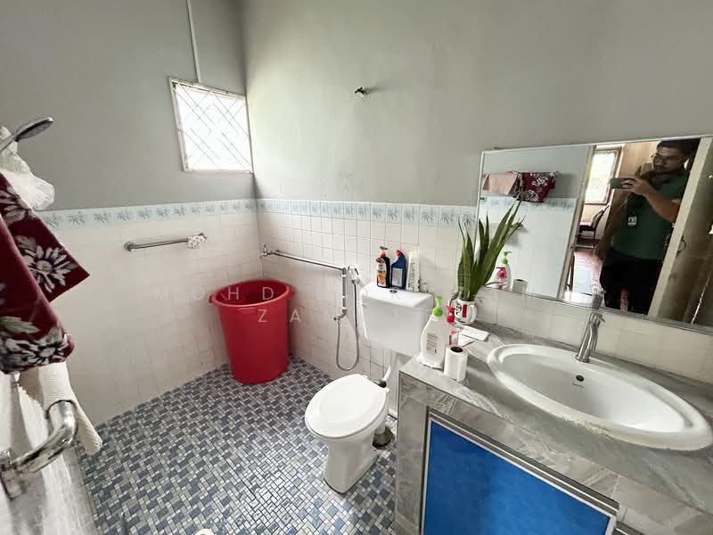 Bungalow for Sale in SS1 (Petaling Jaya) - Mohd Adryzam - Bathroom - PropertyGuru.com.my
